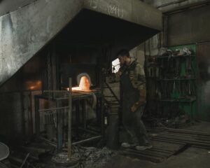 Can aluminum forgings be used in corrosive environments?
